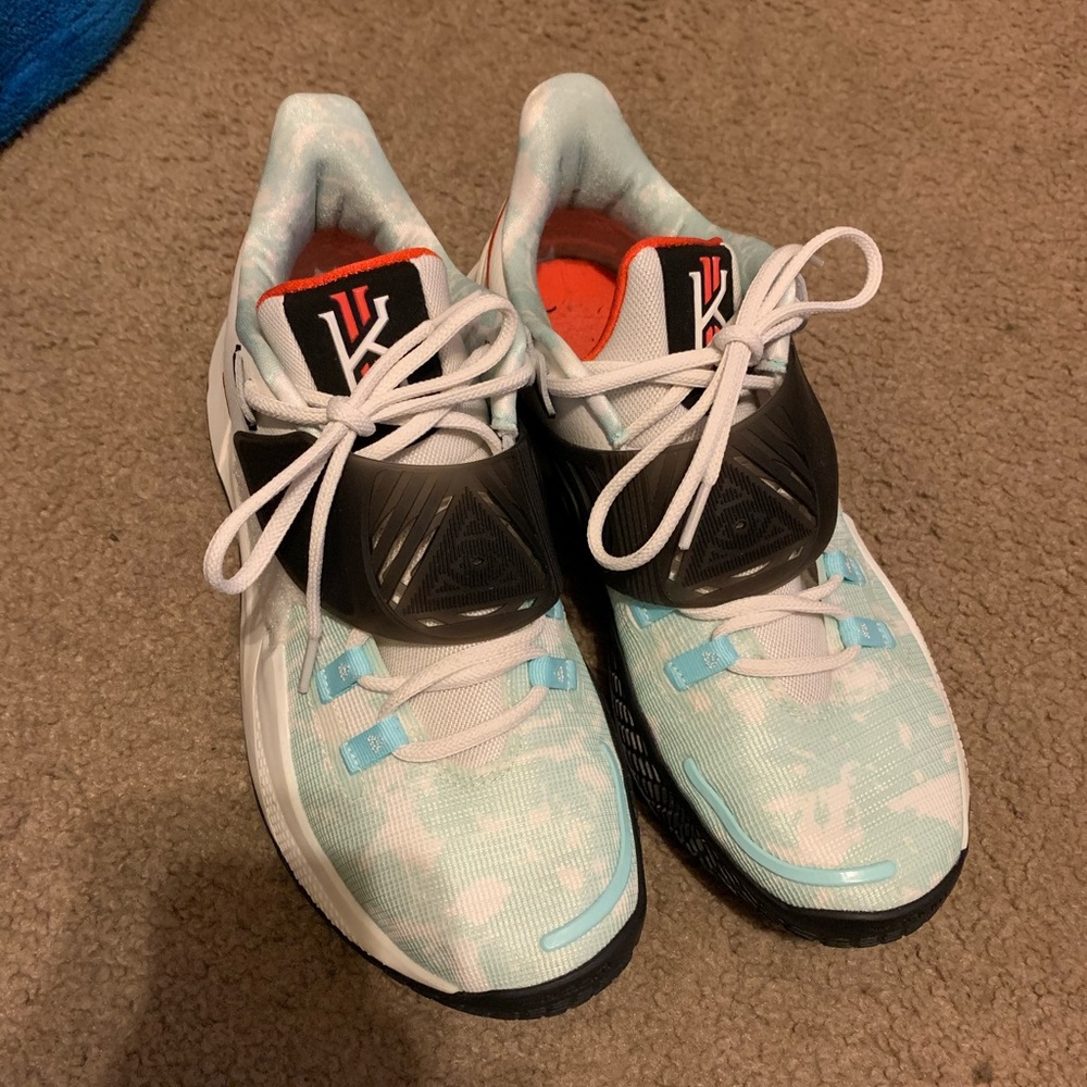 nike kyrie basketball shoes